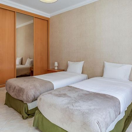 Spacious 2 Bdr Apartment W/ Patio By Lovelystay Armacao de Pera Ngoại thất bức ảnh