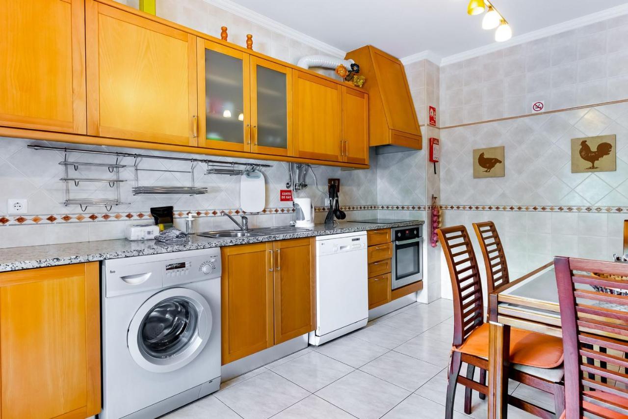 Spacious 2 Bdr Apartment W/ Patio By Lovelystay Armacao de Pera Ngoại thất bức ảnh