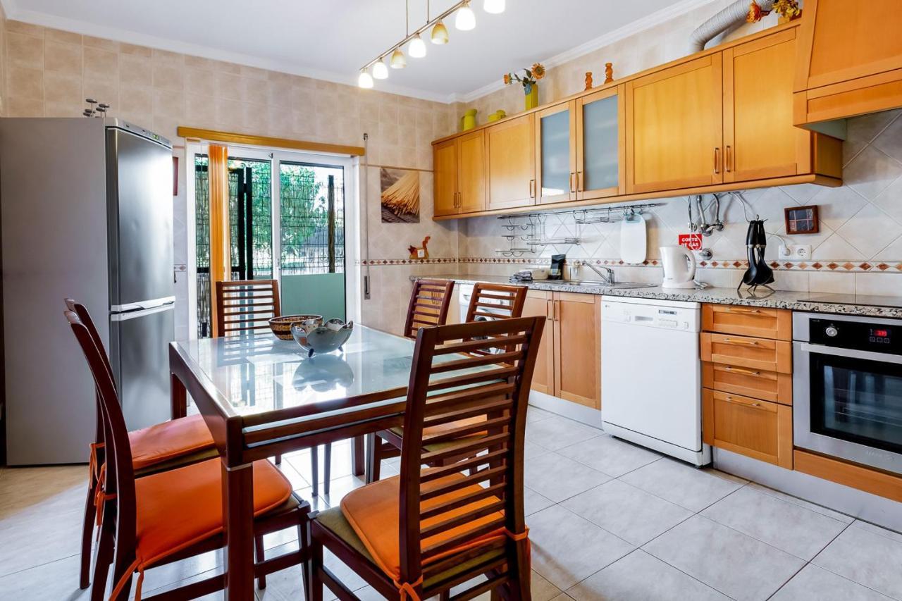Spacious 2 Bdr Apartment W/ Patio By Lovelystay Armacao de Pera Ngoại thất bức ảnh