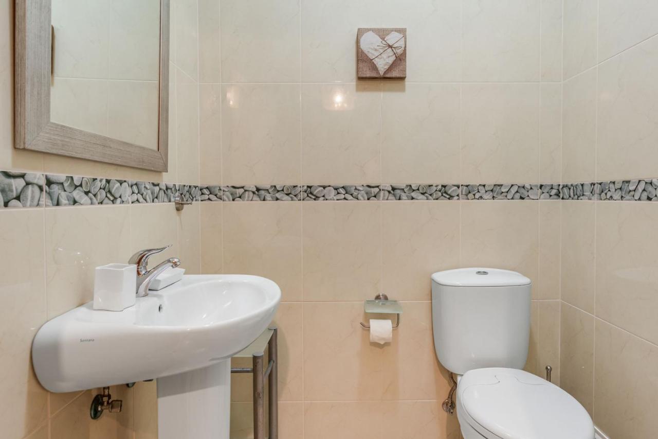 Spacious 2 Bdr Apartment W/ Patio By Lovelystay Armacao de Pera Ngoại thất bức ảnh