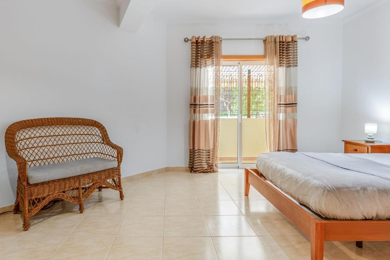 Spacious 2 Bdr Apartment W/ Patio By Lovelystay Armacao de Pera Ngoại thất bức ảnh