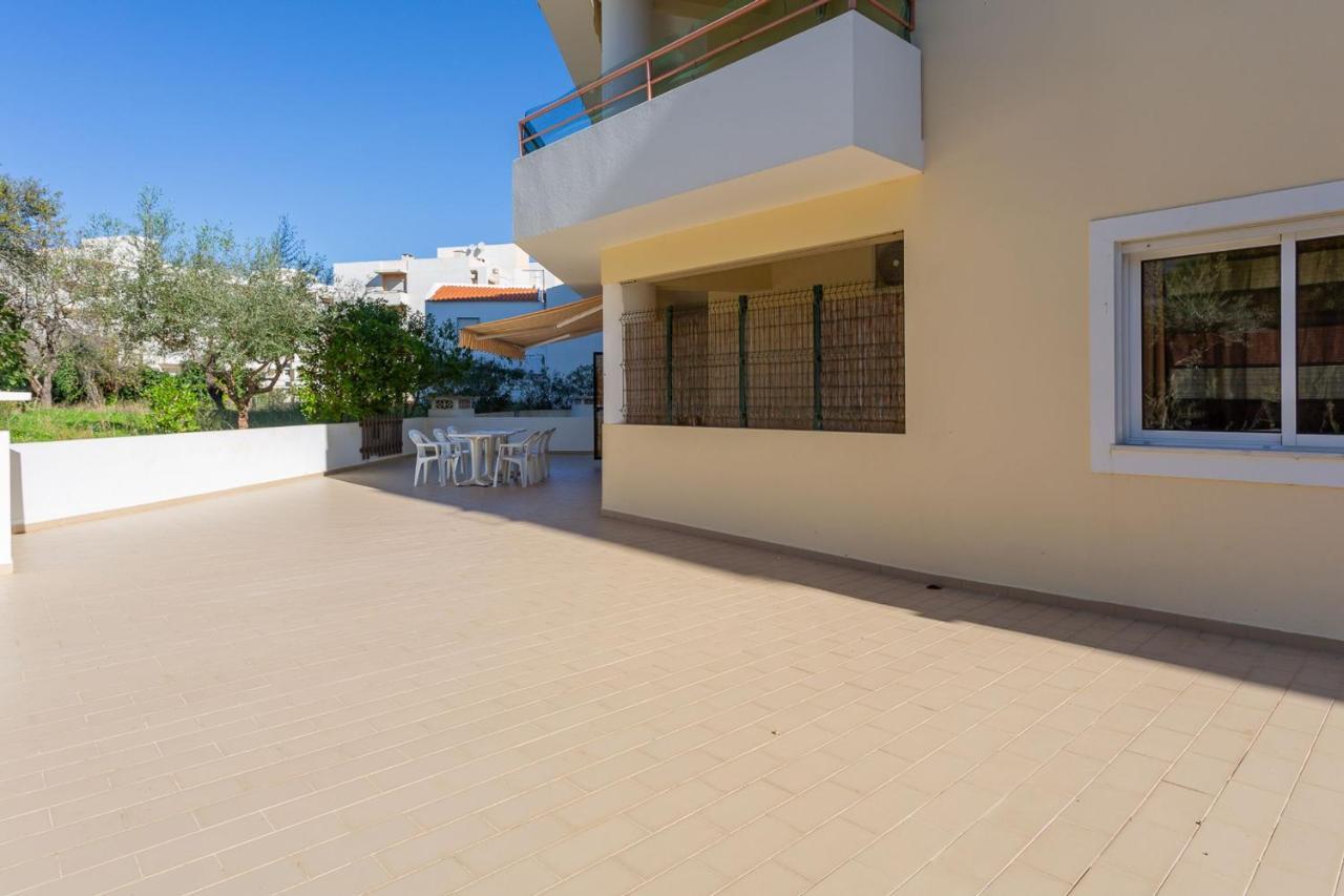 Spacious 2 Bdr Apartment W/ Patio By Lovelystay Armacao de Pera Ngoại thất bức ảnh